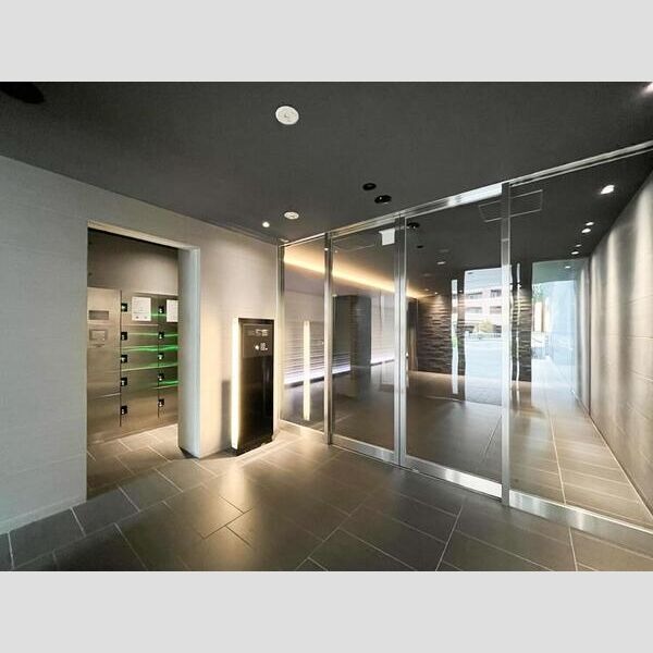 16/19 エントランス