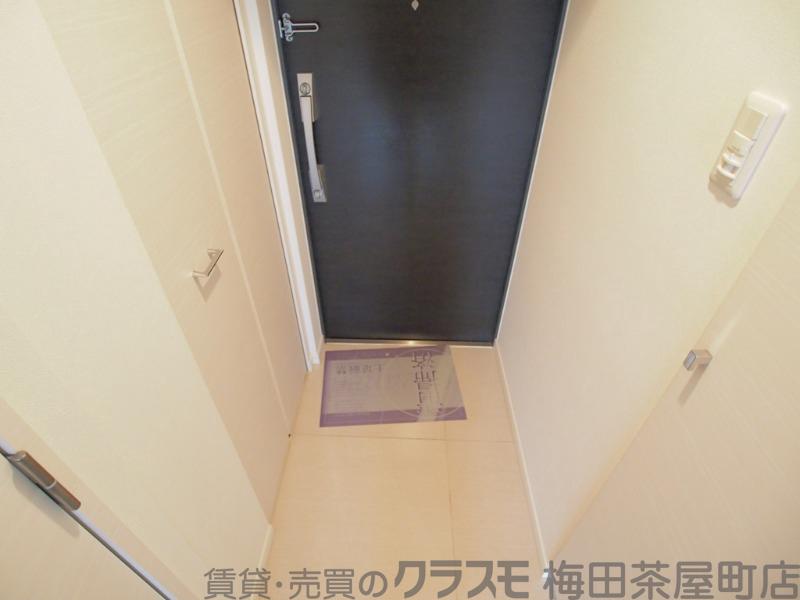16/30 玄関