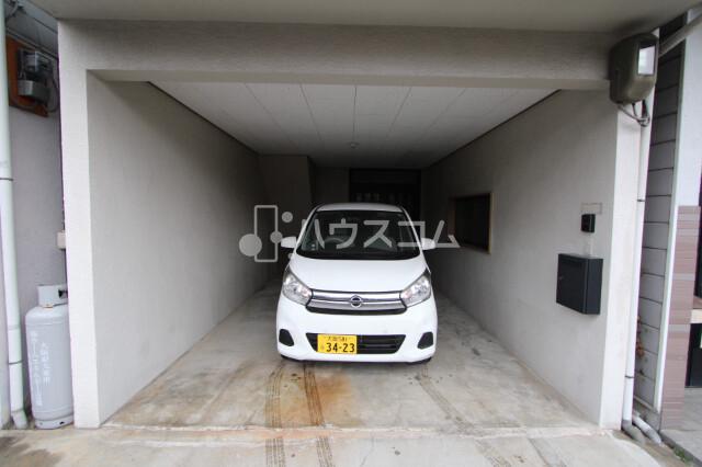 28/30 駐車場