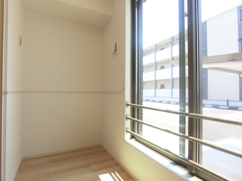 26/30 エントランス