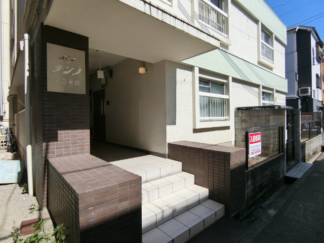 2/4 エントランス