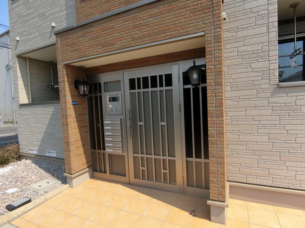 26/30 エントランス