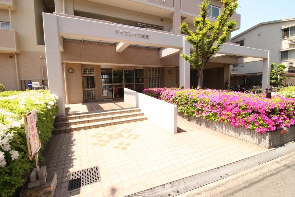 25/30 エントランス