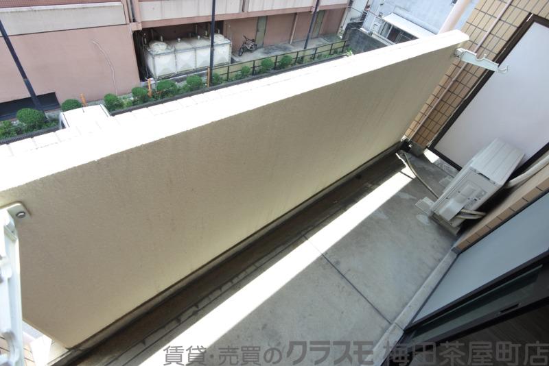 23/30 バルコニー