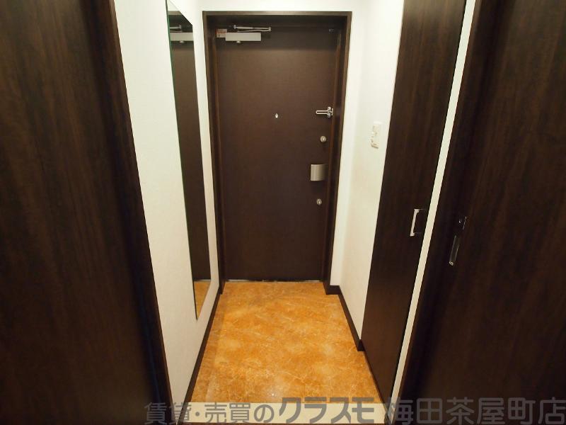 19/30 玄関