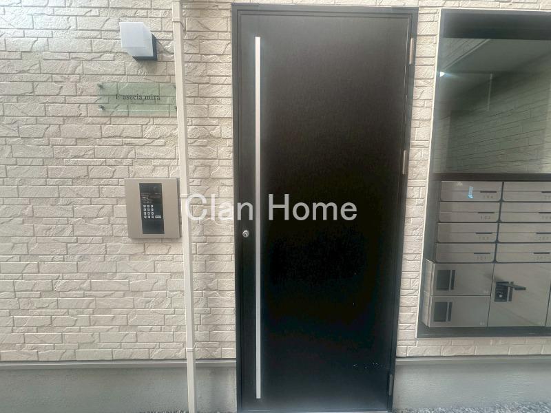 25/30 エントランス