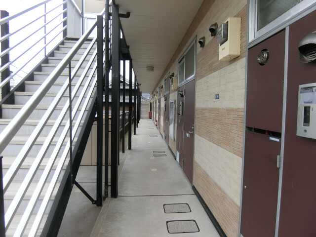 27/30 エントランス