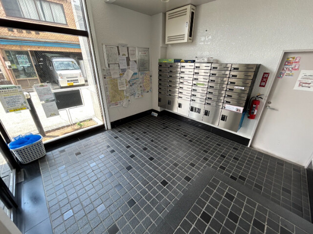 21/22 エントランス