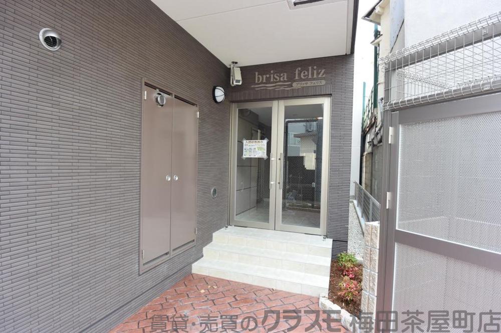 27/30 エントランス