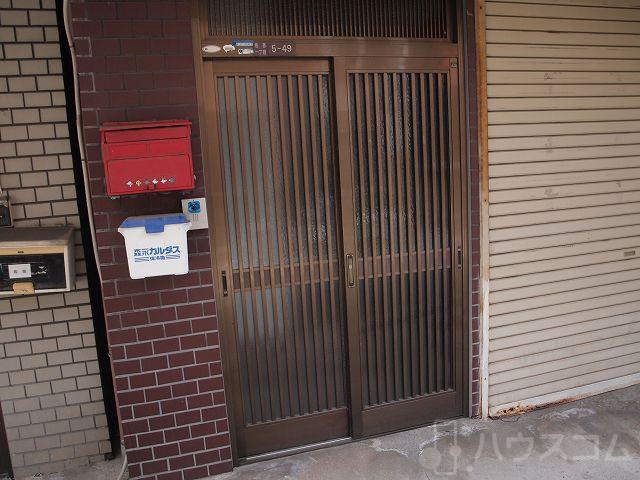 28/30 エントランス