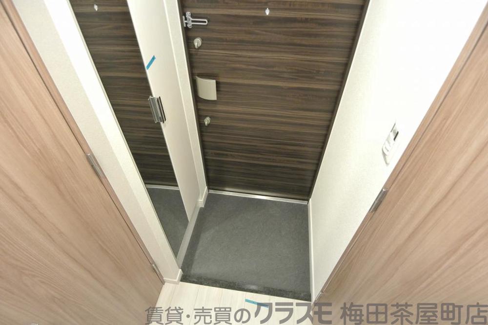 19/30 玄関