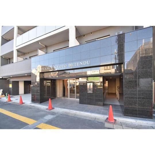 15/17 エントランス