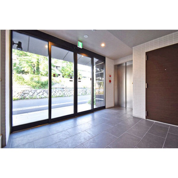 2/3 エントランス