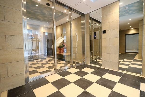 19/20 エントランス