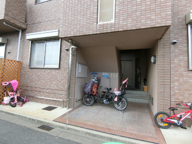 26/30 エントランス