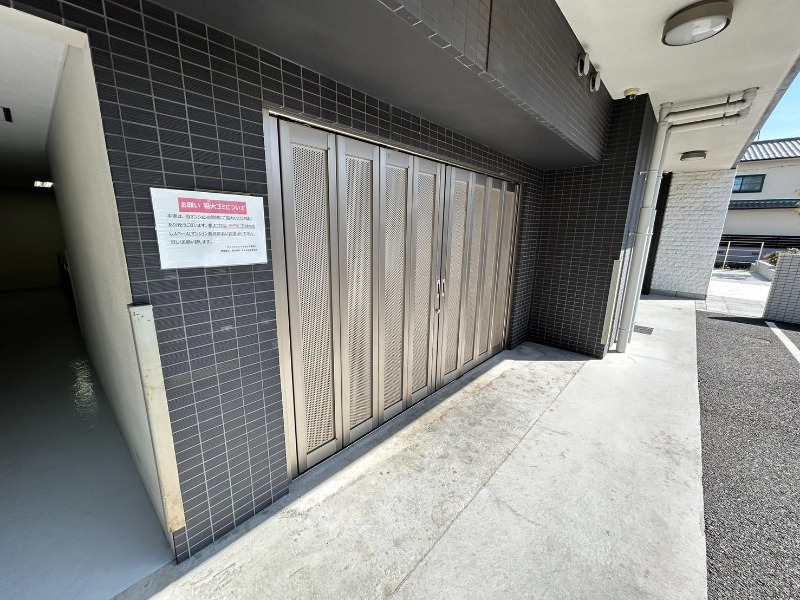 28/30 エントランス