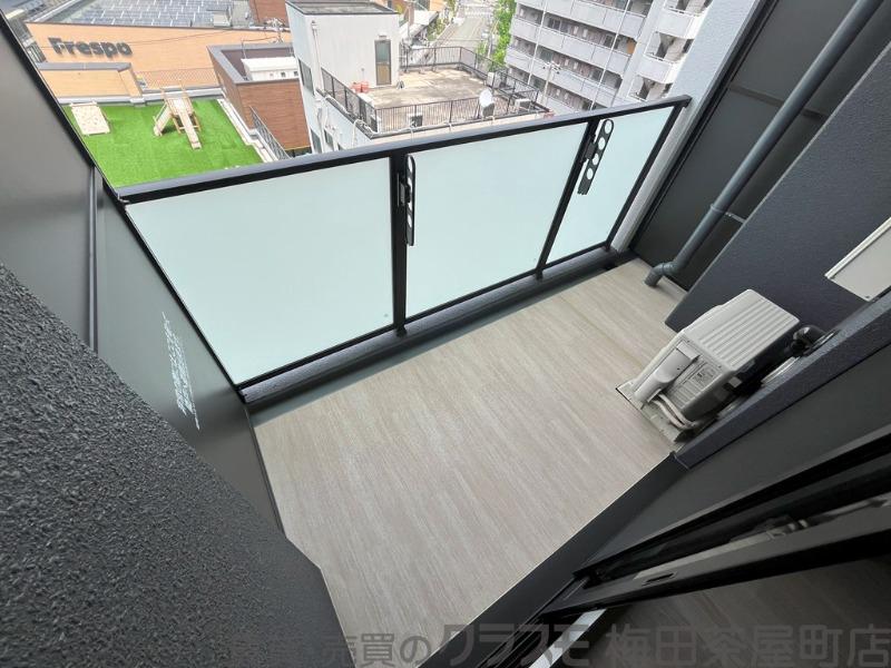 23/30 バルコニー