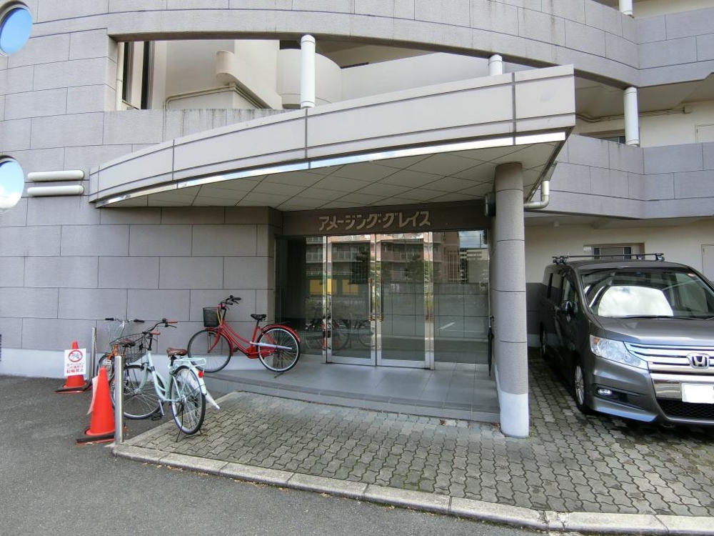 26/30 エントランス