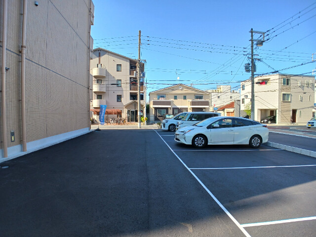 28/30 駐車場