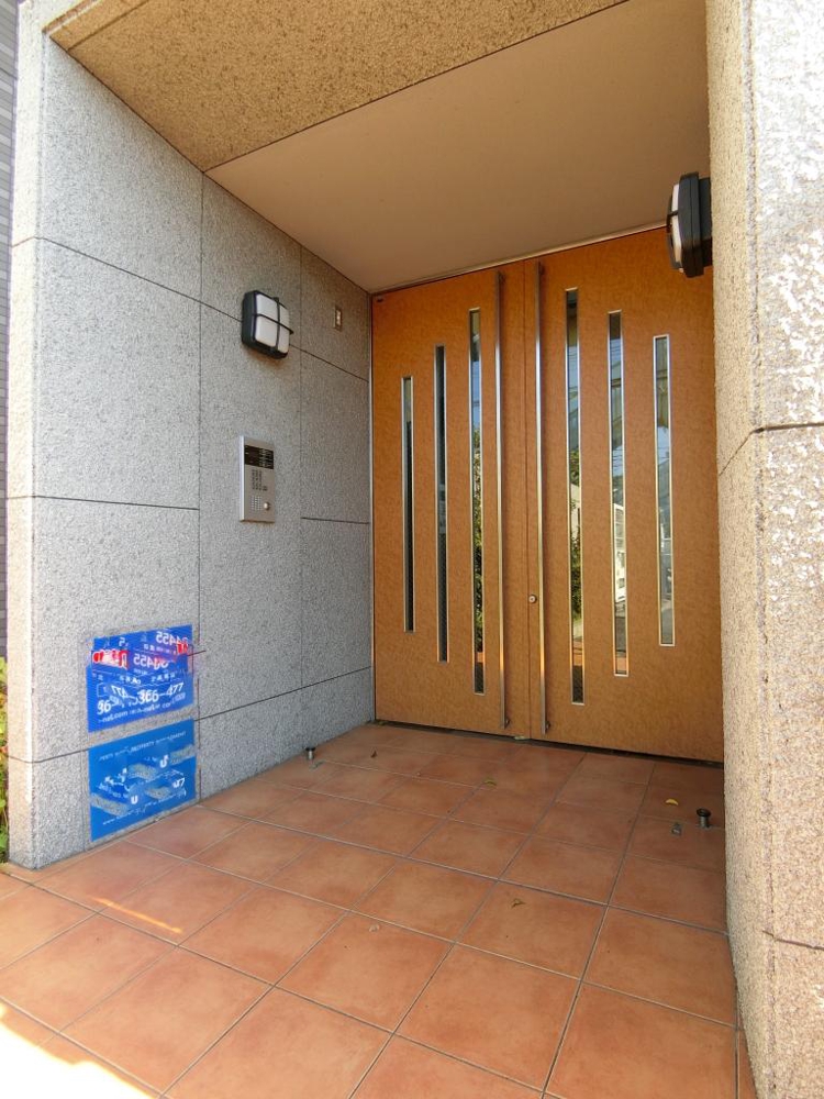 3/4 エントランス