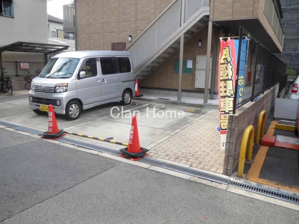28/30 駐車場