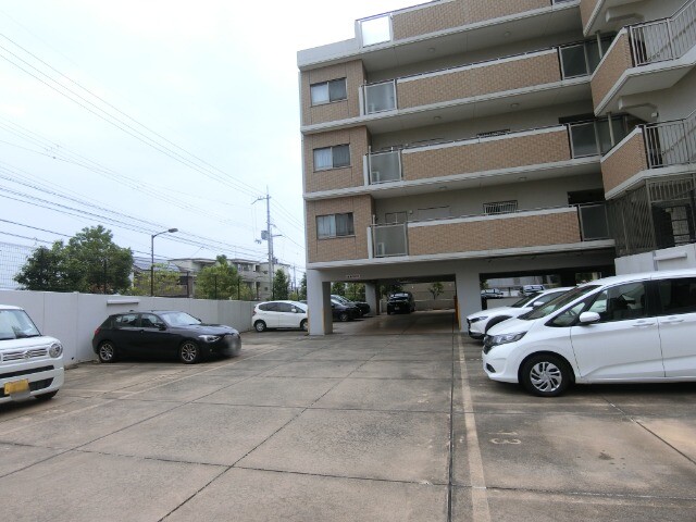 25/29 駐車場