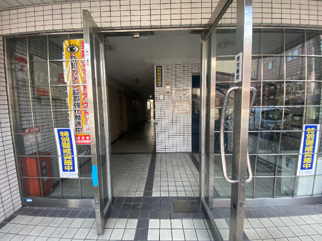 30/30 エントランス