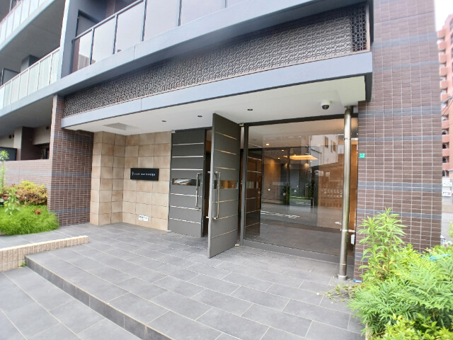 30/30 エントランス