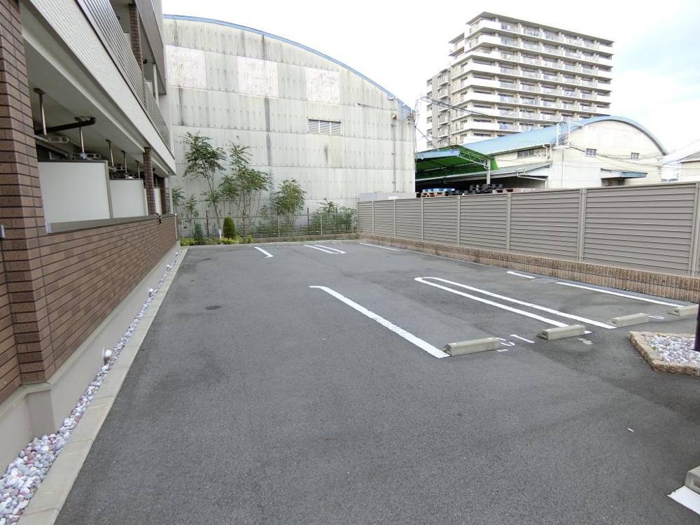 26/30 駐車場