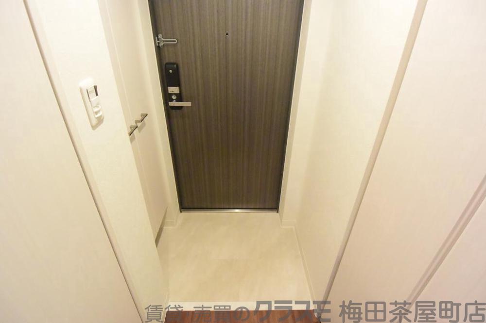 17/30 玄関