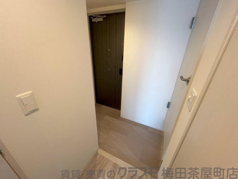16/30 玄関