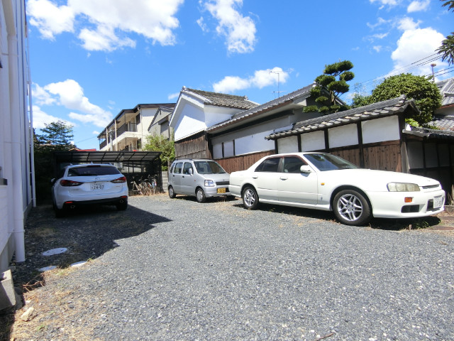 28/30 駐車場