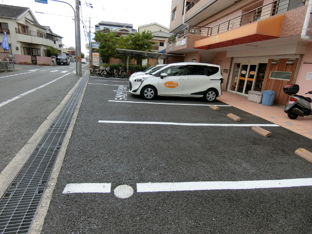 28/30 駐車場