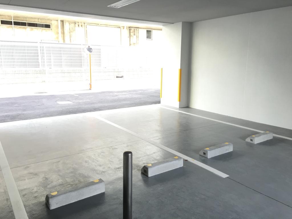 25/30 駐車場