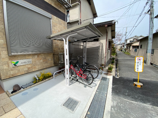 23/30 駐車場