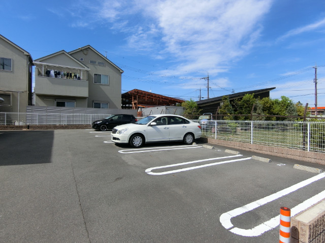 27/30 駐車場