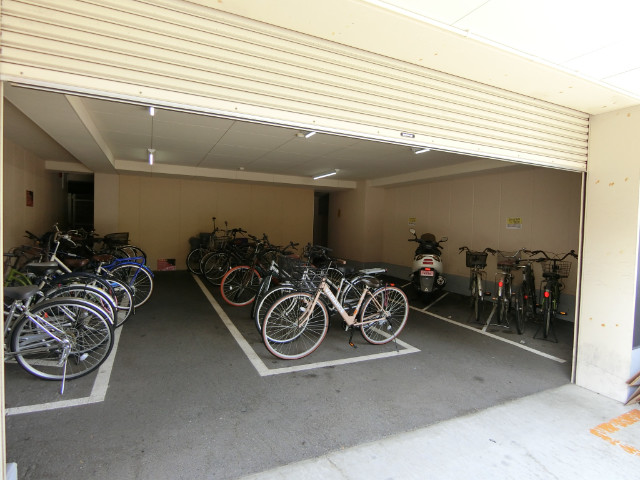 28/30 駐車場