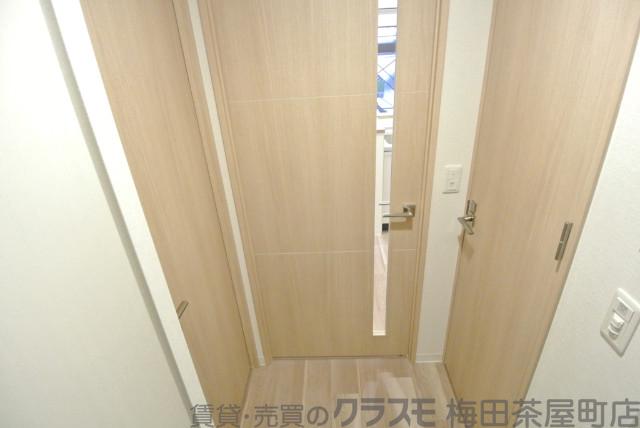 16/30 玄関