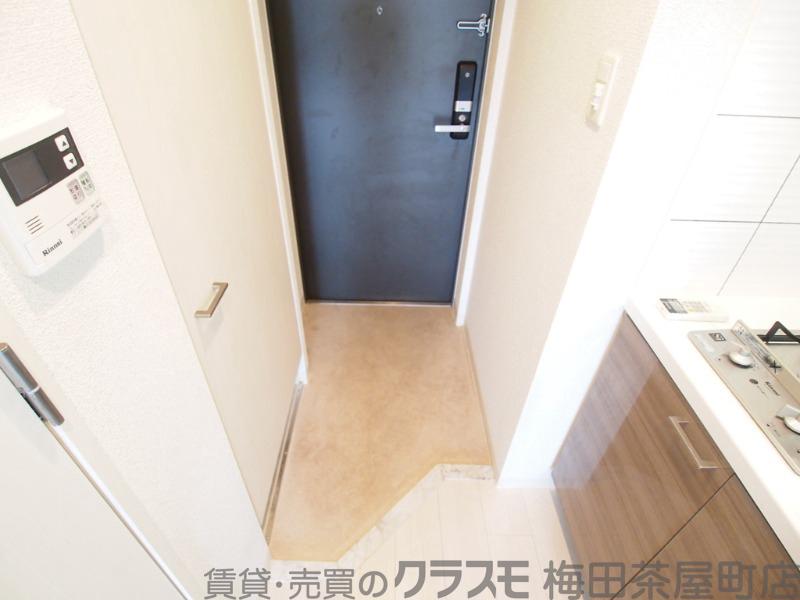 19/30 玄関