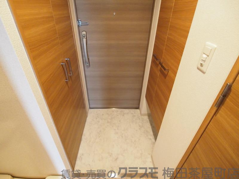 16/30 玄関