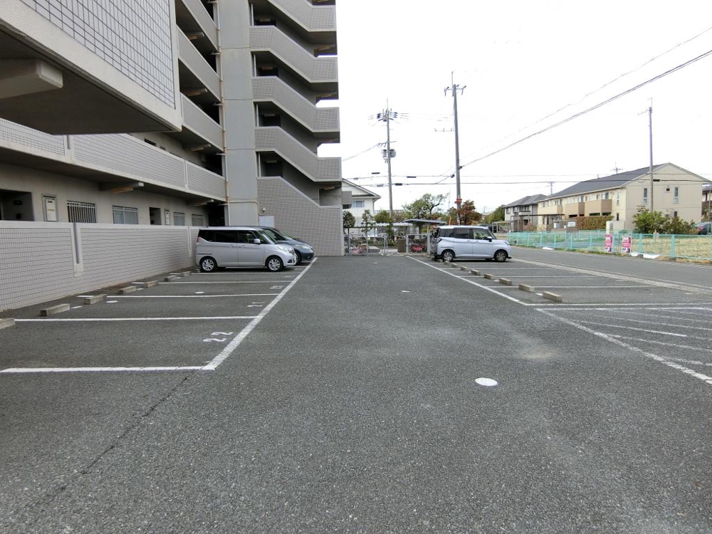 26/30 駐車場