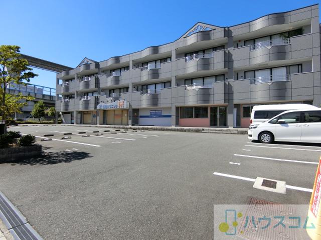27/30 駐車場