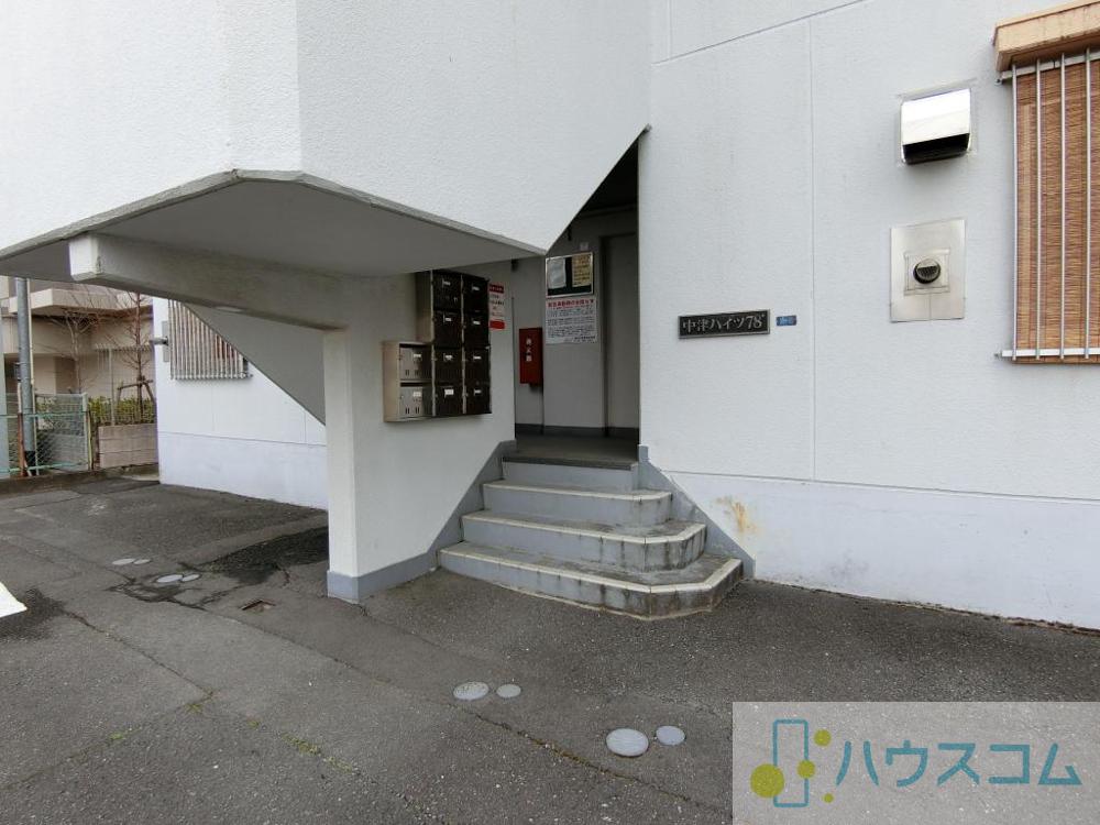 28/30 エントランス