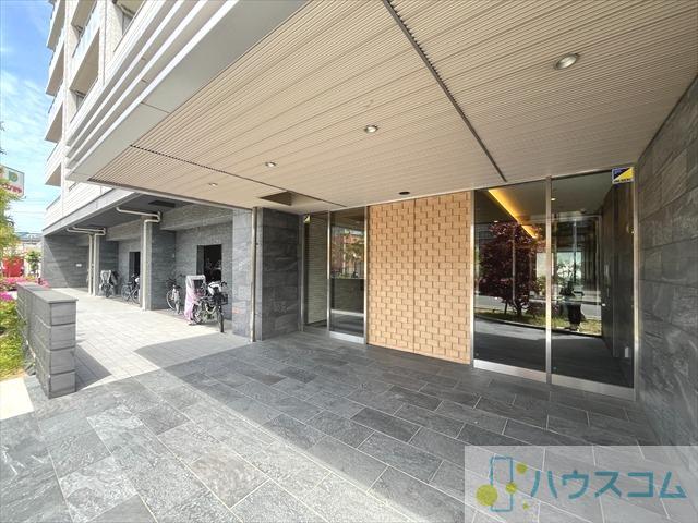 26/30 エントランス