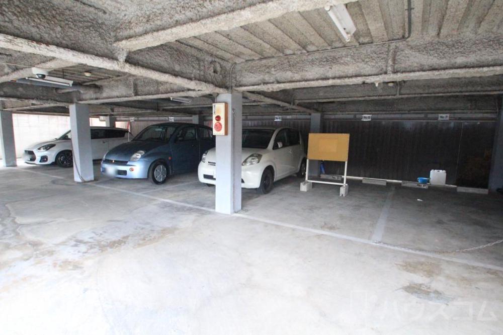 2/6 駐車場