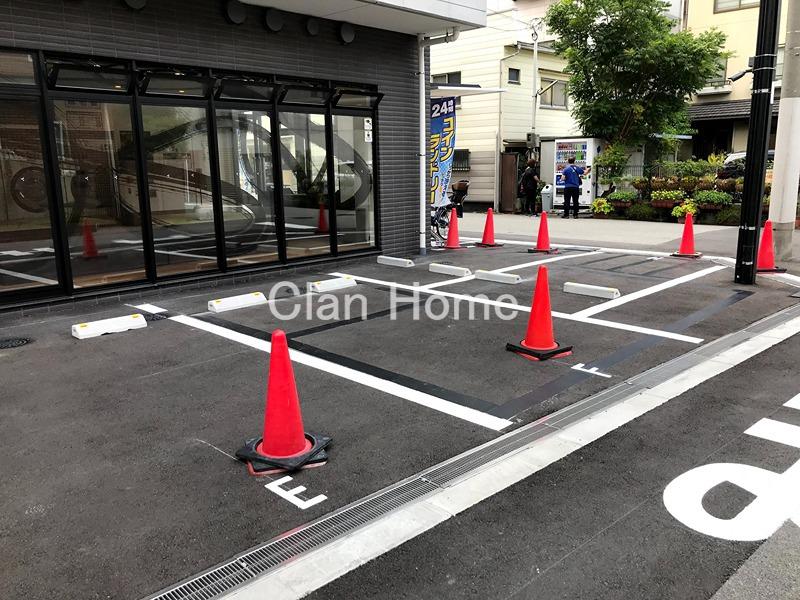 23/30 駐車場
