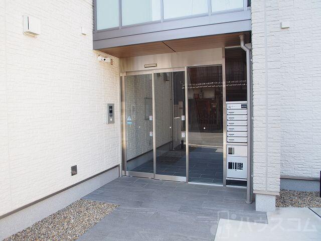 2/4 エントランス