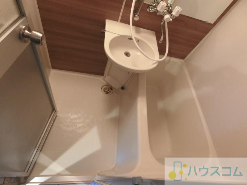 13/30 浴室
