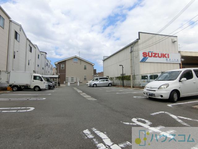 27/30 駐車場
