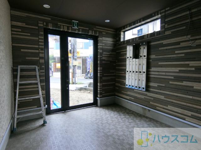 27/30 エントランス